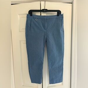 Printed capri pant size 8.